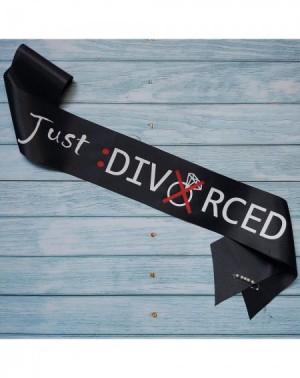 Adult Novelty Just Divorced Sash- Divorce Party Supplies Decorations for Finally Divorced- Newly Unwed- Single Women and Men-...